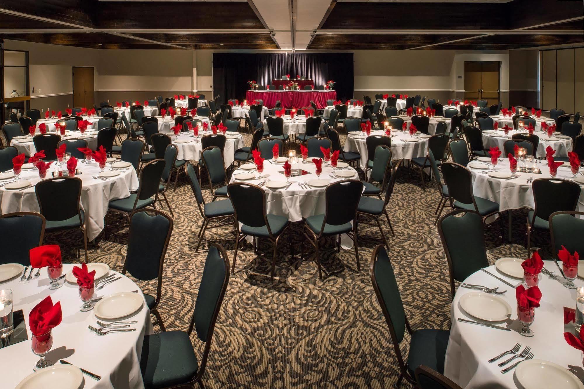 Red Lion Hotel Kennewick Columbia Center Bagian luar foto