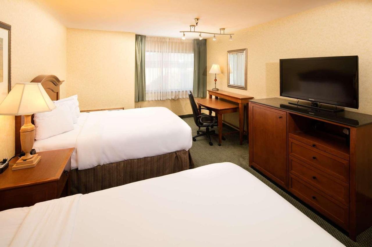 Red Lion Hotel Kennewick Columbia Center Bagian luar foto